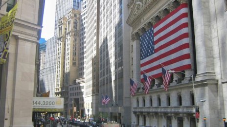 Wall Street губи битката за таланти