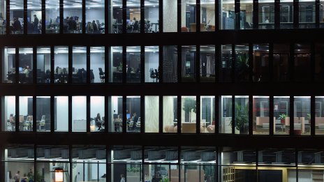 Сделките с бизнес имоти в Германия бавно се възстановяват, но офис пазарът остава вял