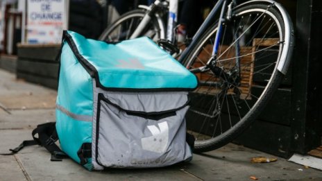 Amazon ще свие дела си в Deliveroo при IPO-то на компанията