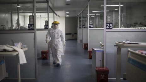 Почти половината легла за активно лечение в болниците в страната са свободни