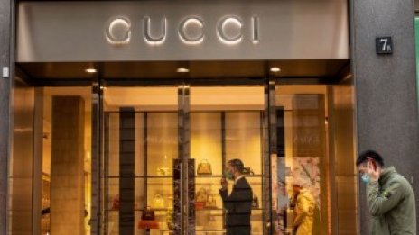 Gucci повишава цените на чантите си, за да смекчи удара от коронавируса