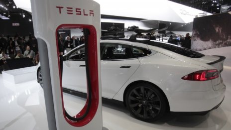Tesla ще продаде акции на стойност около 500 млн. долара