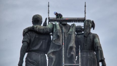 ВАС отмени спирането на демонтажа на Паметника на съветската армия