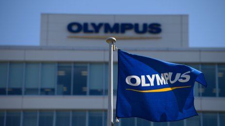 Olympus отстрани лидера си по подозрения в незаконна покупка на медикаменти