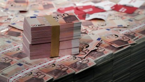 Силното евро отразява справянето на Европа с коронавируса