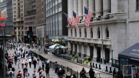 Wall Street започва втората половина на 2020 г. на зелена територия*