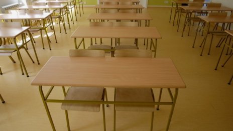 Крайна дата за връщане на малките ученици в клас - 8 ноември