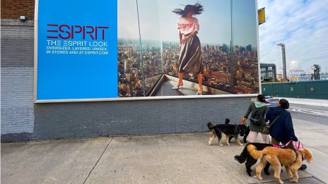 Esprit води преговори с компания за частни инвестиции