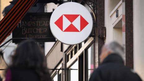 HSBC надви прогнозите, но обяви изненадващо пенсиониране на ръководителя си
