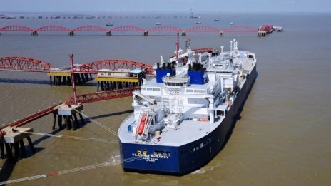 Китайски LNG терминал показва признаци на живот след прекъсване на вноса на газ