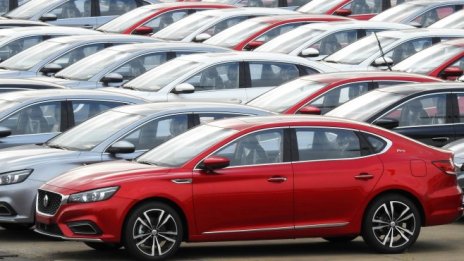 Китай продължава да отчита спад в продажбите на автомобили и през октомври