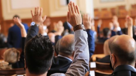 Ще има ли кабинет с първия мандат след „катарзиса“ в прокуратурата?