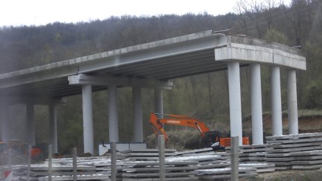 Движението по пътя Мездра-Ботевград ще бъде пуснато в средата на февруари