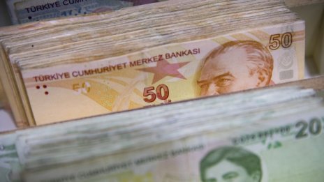 Турция може да изчерпа резервите си в чуждестранна валута до юли