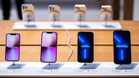 Българите трябва да работят средно 41,5 дни за новия iPhone 13 Pro