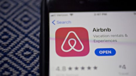 Airbnb осигурява безплатни стаи на здравните работници на Острова