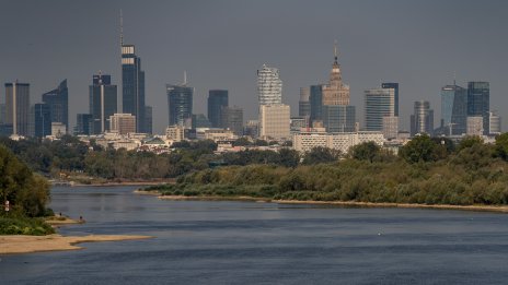 Fitch понижи перспективата си за Полша заради вътрешнополитическите рискове