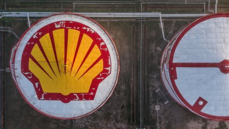 Търговията с петрол и рафинирането подкрепиха печалбата на Shell за тримесечието