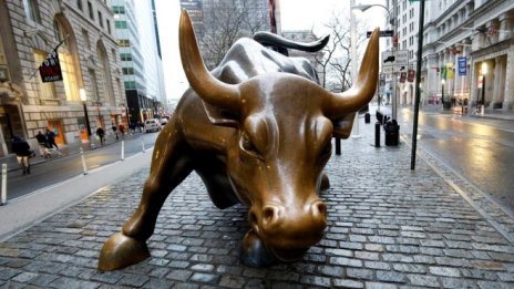Dow Jones расте с над 200 пункта след силни данни за пазара на труда в САЩ
