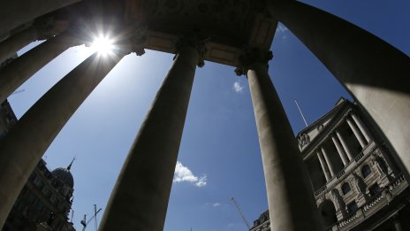 Английските централни банкери сблъскаха мненията си пред парламентарна комисия