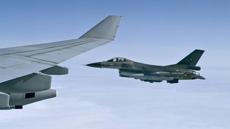 F-16 едва ли ще са решение за авиационните бомби на Русия