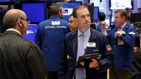 Wall Street започва първата борсова сесия за месеца на червено*