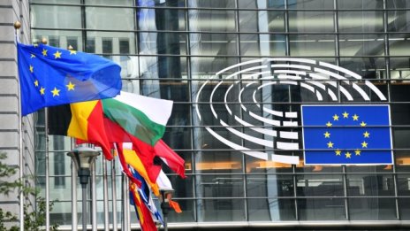 И ЕП препоръча Украйна да получи статут на страна кандидатка за членство