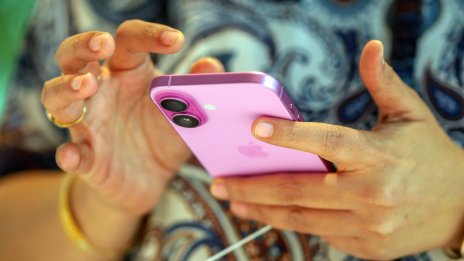 IPhone за 2300 долара? Напълно възможно заради митата на Тръмп