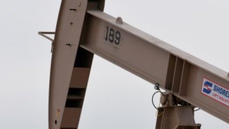 Петролът поевтинява с 30 долара за барел, ако Китай обърне поглед към Иран?