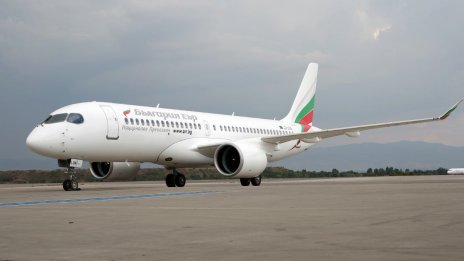 Мъже от стомана срещу Airbus A220 на „България Еър“