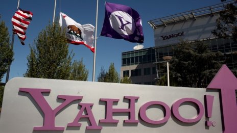 Yahoo изненада инвеститорите въпреки кризата