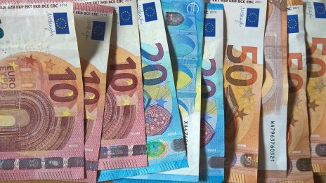 Икономисти: Рязането на разходи с 10% не е достатъчно, трябва балансиран бюджет