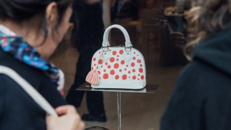 Акциите на LVMH поскъпнаха до нов рекорд след силни продажби