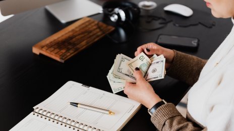 Около 6% от работните места в света ще изчезнат заради изкуствения интелект