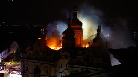 Руснаците вече не вярват в мощта на своите оръжия, ракета удари Киевско-Печорската лавра*