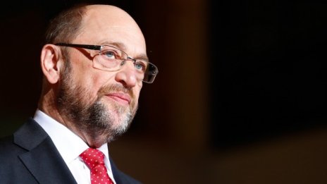 Любовта към литературата на Мартин Шулц, която му дава все по-голямо предимство