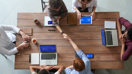 Хибридният модел на работа се превръща в норма и в България