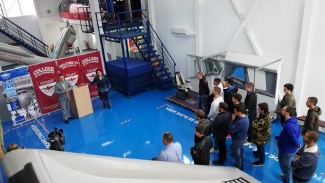 Базите за ремонт на самолети в България увеличават търсенето на авиотехници