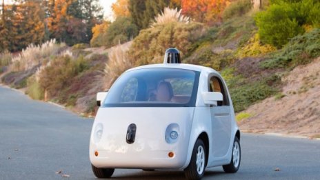 Google показа първия си завършен автомобил