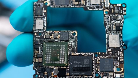 Силното търсене на смартфоните на Huawei помогна на SMIC да надмине прогнозите за печалба