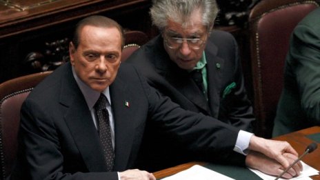 Боси поиска Берлускони да се оттегли