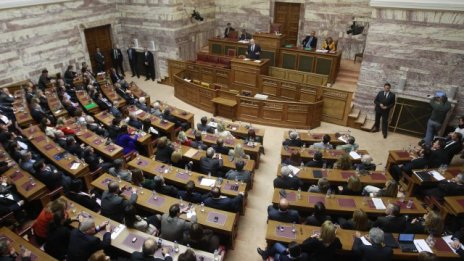 Гръцкото правителство подкрепи референдума за спасителния план 