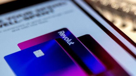 Revolut започва вторична продажба на акции при оценка от 75 млрд. долара