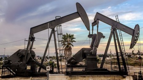 Петролните цени се разминават слабо във вторник*