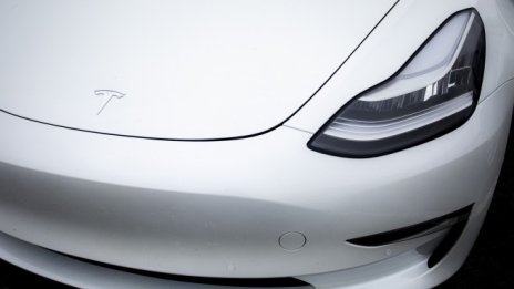 Потенциалното влизане на Tesla в S&P 500 повдига важни въпроси