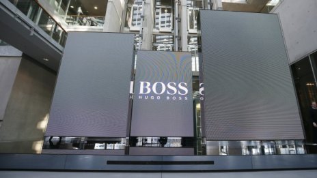 Късен спринт на продажбите спаси финансовата година за Hugo Boss