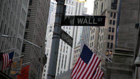 Dow Jones достигна рекорден връх, S&P 500 отбеляза четвърти пореден месечен ръст