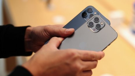 Wall Street очаква почти рекордни продажби на iPhone