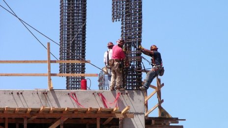 Строителният сектор у нас се връща към растеж през октомври