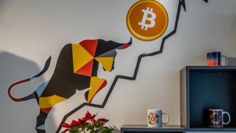 Биткойнът си връща оптимизма с поглед към прага от 40 хил. долара